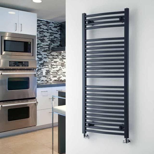 Titan Flad Håndklædetørrer 400x1200 Sort