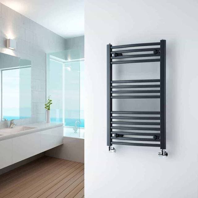 Titan Flad Håndklædetørrer 600x800 Sort