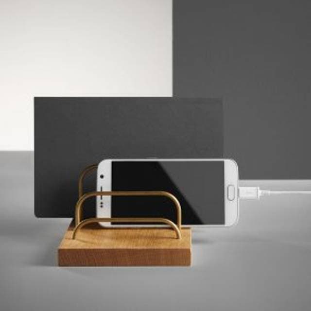 dot aarhus Brass Dock Telefon Ipadholder Eg