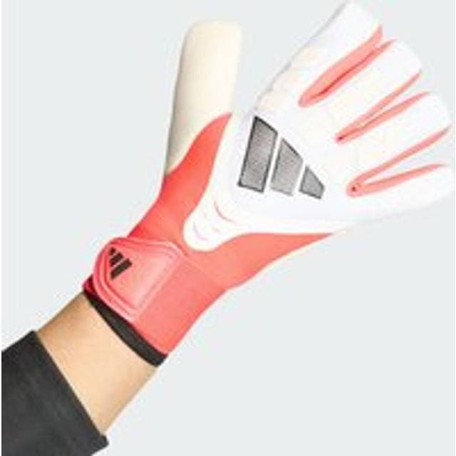 adidas Predator Goalkeeper Glove Competition