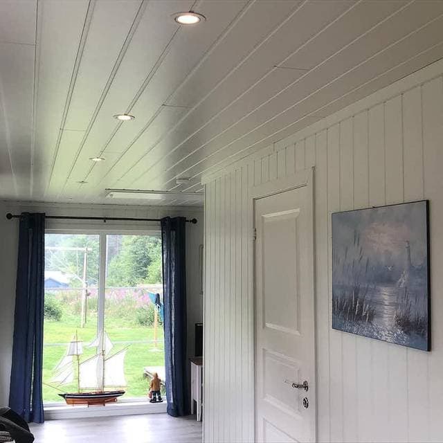 Huntonit Loft Panelboard Penselm BRED KLASSISK HVID 11x180x2400 med fer & not 4 sider