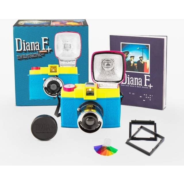 Lomography Diana F+ Kamera Blitz CMYK